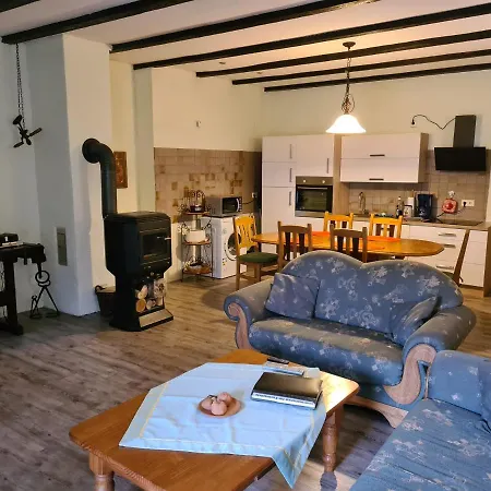 Zur Alten Schmiede Apartmán